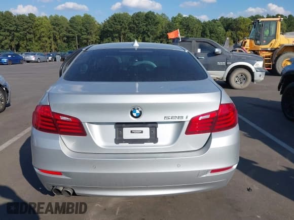 ✅ 2016 BMW 5 Series 528i • VIN: WBA5A5C53GG350549 • Lot: 43313498. Listed on IAAI with 100,856 mi. Free auction sales archive from the USA and detailed vehicle history report at DreamBid. Image 16.