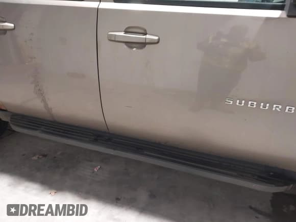 ✅ 2011 Chevrolet Suburban LT • VIN: 1GNSKJE38BR122221 • Lot: 43849920. Listed on IAAI with 177,672 mi. Free auction sales archive from the USA and detailed vehicle history report at DreamBid. Image 12.