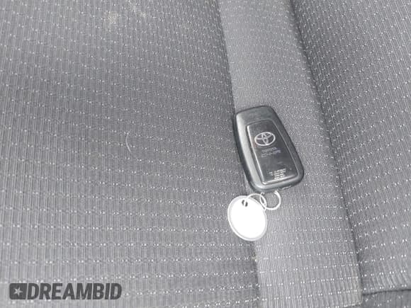 ✅ 2019 Toyota C-HR XLE • VIN: NMTKHMBX7KR077577 • Лот: 43282441. Опубликован ранее на IAAI с пробегом 139 886 миль. Бесплатный доступ к архиву аукционных продаж из США и подробный отчёт об истории автомобиля на DreamBid. Изображение 11.