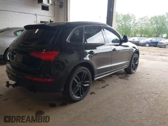 ✅ 2017 Audi SQ5 Premium Plus • VIN: WA1CCAFP8HA058730 • Lot: 42274388. Wystawiony na IAAI z przebiegiem 155 000 mil. Bezpłatny archiwum sprzedaży aukcyjnych z USA i szczegółowy raport historii pojazdu na DreamBid. Zdjęcie 4.