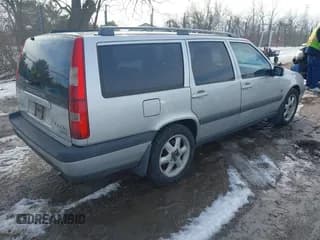 ✅ 2000 Volvo V70 • VIN: YV1LZ56D7Y2712994 • Лот: 41642717. Опубликован ранее на IAAI с пробегом 261 138 миль. Бесплатный доступ к архиву аукционных продаж из США и подробный отчёт об истории автомобиля на DreamBid. Изображение 4.