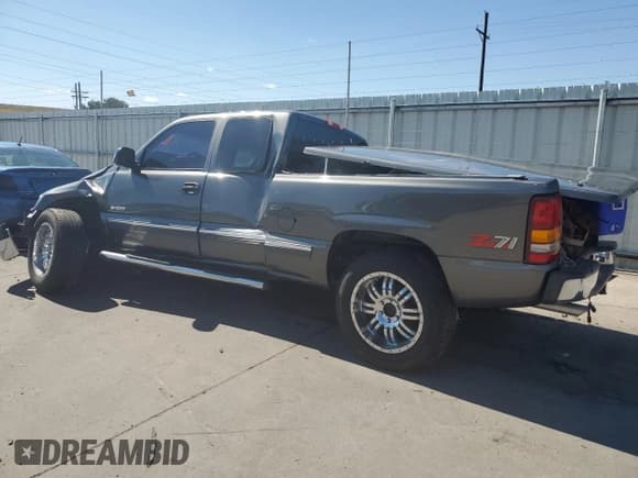 ✅ 2000 Chevrolet Silverado 1500 LT • VIN: 1GCEK19T1YE255046 • Лот: 71484384. Опубликован ранее на Copart с пробегом Не указан. Бесплатный доступ к архиву аукционных продаж из США и подробный отчёт об истории автомобиля на DreamBid. Изображение 2.