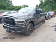 ✅ 2022 Ram 2500 Laramie • VIN: 3C6UR5FJ4NG430631 • Lot: 42880288. Wystawiony na IAAI z przebiegiem 22 158 mil. Bezpłatny archiwum sprzedaży aukcyjnych z USA i szczegółowy raport historii pojazdu na DreamBid. Zdjęcie 2.