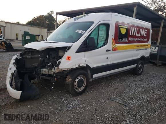 ✅ 2022 Ford Transit Cargo • VIN: 1FTBR1C81NKA73847 • Лот: 44727975. Опубликован ранее на Copart с пробегом 81 869 миль. Бесплатный доступ к архиву аукционных продаж из США и подробный отчёт об истории автомобиля на DreamBid. Изображение 1.