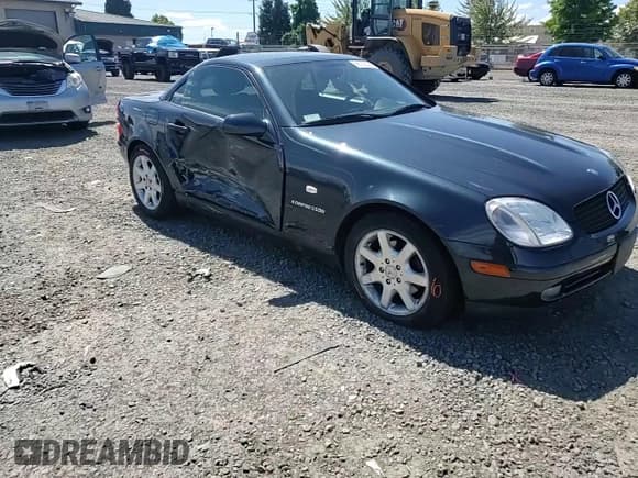 ✅ 1998 Mercedes-Benz SLK 230/320 • VIN: WDBKK47F6WF027941 • Lot: 68139324. Wystawiony na Copart z przebiegiem 63 396 mil. Bezpłatny archiwum sprzedaży aukcyjnych z USA i szczegółowy raport historii pojazdu na DreamBid. Zdjęcie 10.