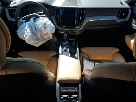 ✅ 2019 Volvo XC60 Inscription • VIN: YV4A22RL7K1315136 • Lot: 84745485. Listed on Copart with Not provided. Free auction sales archive from the USA and detailed vehicle history report at DreamBid. Image 8.