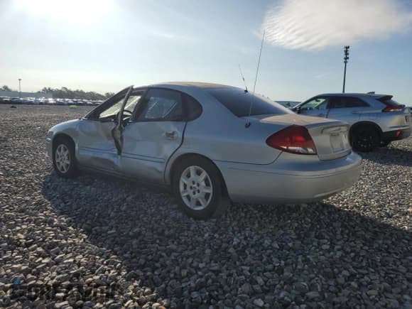 ✅ 2006 Ford Taurus SE • VIN: 1FAHP53U06A217356 • Лот: 87071325. Опубликован ранее на Copart с пробегом 127 190 миль. Бесплатный доступ к архиву аукционных продаж из США и подробный отчёт об истории автомобиля на DreamBid. Изображение 2.