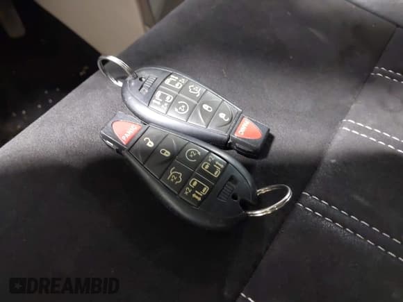 ✅ 2015 Chrysler Town & Country Limited • VIN: 2C4RC1JG0FR698673 • Lot: 43383798. Wystawiony na IAAI z przebiegiem 153 278 mil. Bezpłatny archiwum sprzedaży aukcyjnych z USA i szczegółowy raport historii pojazdu na DreamBid. Zdjęcie 11.