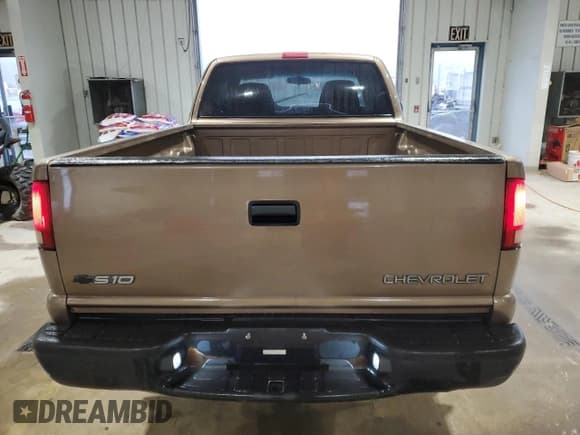 ✅ 2003 Chevrolet S-10 LS • VIN: 1GCDT19X938214036 • Лот: 84803234. Опубликован ранее на Copart с пробегом 208 889 миль. Бесплатный доступ к архиву аукционных продаж из США и подробный отчёт об истории автомобиля на DreamBid. Изображение 6.