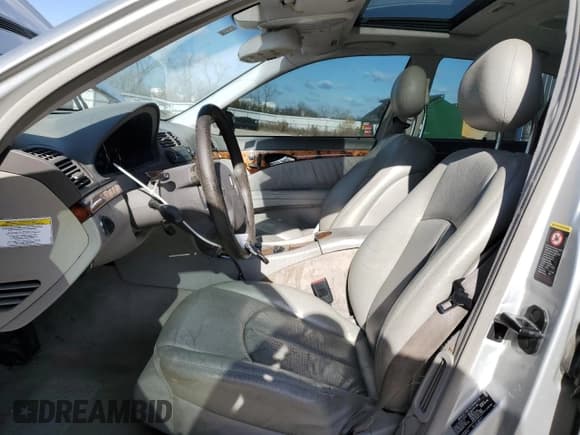 ✅ 2005 Mercedes-Benz E 500 • VIN: WDBUF70J25A629549 • Lot: 90660325. Listed on Copart with 159,503 mi. Free auction sales archive from the USA and detailed vehicle history report at DreamBid. Image 7.