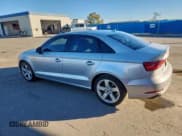 ✅ 2017 Audi A3 Premium • VIN: WAUAUGFF2H1053475 • Лот: 91998055. Опубликован ранее на Copart с пробегом 108 074 миль. Бесплатный доступ к архиву аукционных продаж из США и подробный отчёт об истории автомобиля на DreamBid. Изображение 2.