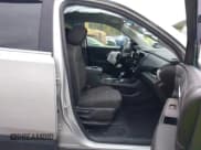 ✅ 2021 Chevrolet Traverse LS • VIN: 1GNERFKW7MJ156057 • Lot: 43426576. Wystawiony na IAAI z przebiegiem 59 799 mil. Bezpłatny archiwum sprzedaży aukcyjnych z USA i szczegółowy raport historii pojazdu na DreamBid. Zdjęcie 5.