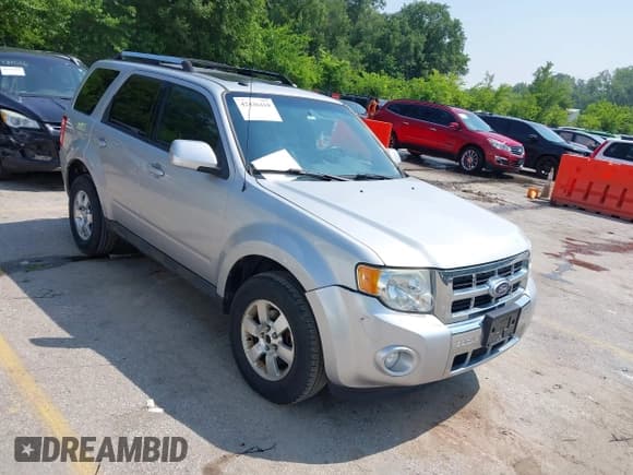 ✅ 2010 Ford Escape Limited • VIN: 1FMCU9EG4AKC47552 • Lot: 42436410. Wystawiony na IAAI z przebiegiem 145 613 mil. Bezpłatny archiwum sprzedaży aukcyjnych z USA i szczegółowy raport historii pojazdu na DreamBid. Zdjęcie 1.