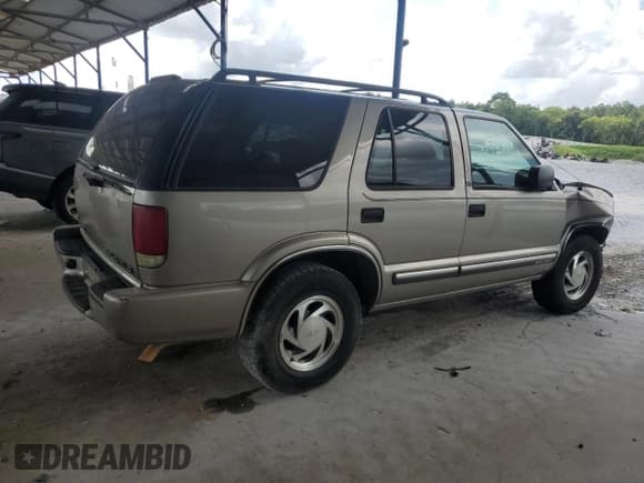✅ 2001 Chevrolet Blazer LT • VIN: 1GNDT13W31K257522 • Lot: 63153635. Wystawiony na Copart z przebiegiem 194 097 mil. Bezpłatny archiwum sprzedaży aukcyjnych z USA i szczegółowy raport historii pojazdu na DreamBid. Zdjęcie 3.