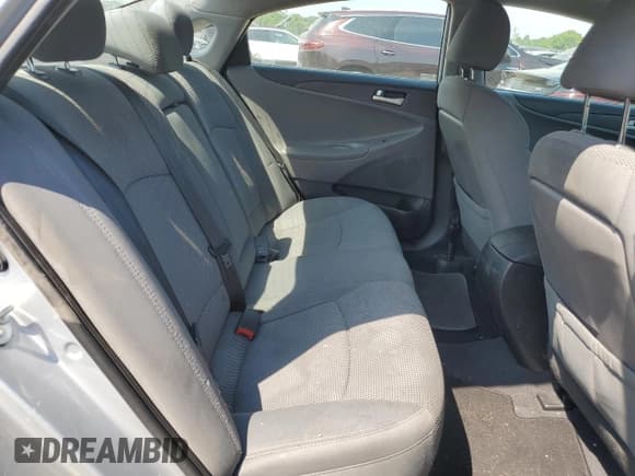 ✅ 2014 Hyundai Sonata GLS • VIN: 5NPEB4AC2EH887174 • Lot: 58747924. Listed on Copart with 92,070 mi. Free auction sales archive from the USA and detailed vehicle history report at DreamBid. Image 10.
