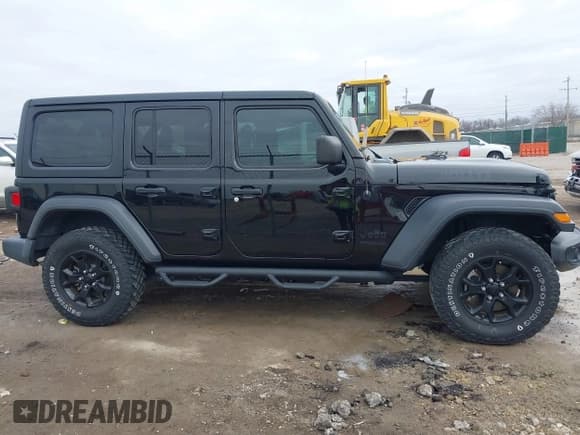 ✅ 2021 Jeep Wrangler Unlimited Willys • VIN: 1C4HJXDN8MW595665 • Lot: 41507555. Wystawiony na IAAI z przebiegiem 24 505 mil. Bezpłatny archiwum sprzedaży aukcyjnych z USA i szczegółowy raport historii pojazdu na DreamBid. Zdjęcie 13.