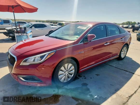 2016 Hyundai Sonata SE z VIN KMHE24L15GA028033, wystawiony jako Copart lot #84905485 z przebiegiem 132 151 mil mil oraz Czysty tytuł • Clean title. Historia ofert i sprzedaży dostępna na DreamBid. Obrazek 1.