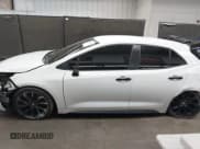 ✅ 2021 Toyota Corolla Nightshade • VIN: JTND4MBE9M3116111 • Lot: 43447913. Wystawiony na IAAI z przebiegiem 53 441 mil. Bezpłatny archiwum sprzedaży aukcyjnych z USA i szczegółowy raport historii pojazdu na DreamBid. Zdjęcie 14.