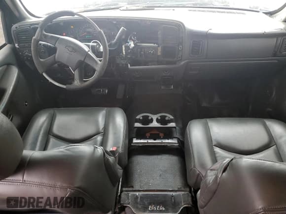 ✅ 2003 Chevrolet Silverado 1500 • VIN: 1GBHC23U73F173377 • Лот: 53089735. Опубликован ранее на Copart с пробегом 183 818 миль. Бесплатный доступ к архиву аукционных продаж из США и подробный отчёт об истории автомобиля на DreamBid. Изображение 8.