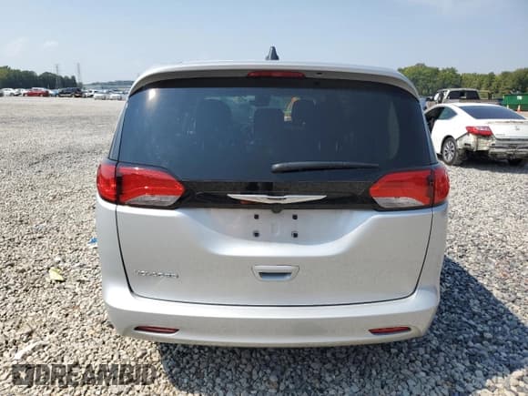 ✅ 2024 Chrysler Voyager LX • VIN: 2C4RC1CG7RR141096 • Lot: 80663825. Wystawiony na Copart z przebiegiem 16 788 mil. Bezpłatny archiwum sprzedaży aukcyjnych z USA i szczegółowy raport historii pojazdu na DreamBid. Zdjęcie 6.