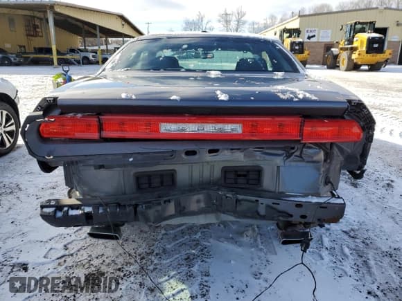 ✅ 2013 Dodge Challenger Rallye Redline • VIN: 2C3CDYAG6DH737172 • Lot: 46107225. Wystawiony na Copart z przebiegiem 51 871 mil. Bezpłatny archiwum sprzedaży aukcyjnych z USA i szczegółowy raport historii pojazdu na DreamBid. Zdjęcie 6.