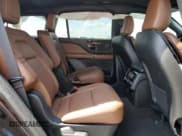 ✅ 2024 Lincoln Aviator Reserve • VIN: 5LM5J7WC3RGL01632 • Lot: 66688385. Wystawiony na Copart z przebiegiem 14 033 mil. Bezpłatny archiwum sprzedaży aukcyjnych z USA i szczegółowy raport historii pojazdu na DreamBid. Zdjęcie 11.