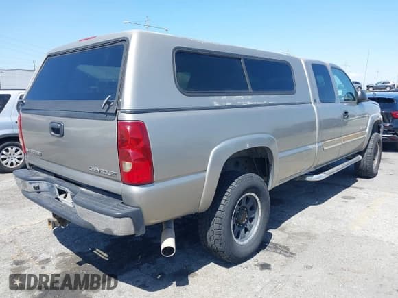 ✅ 2003 Chevrolet Silverado 2500HD LS • VIN: 1GCHC29U33E305284 • Lot: 42267140. Listed on IAAI with 176,494 mi. Free auction sales archive from the USA and detailed vehicle history report at DreamBid. Image 4.