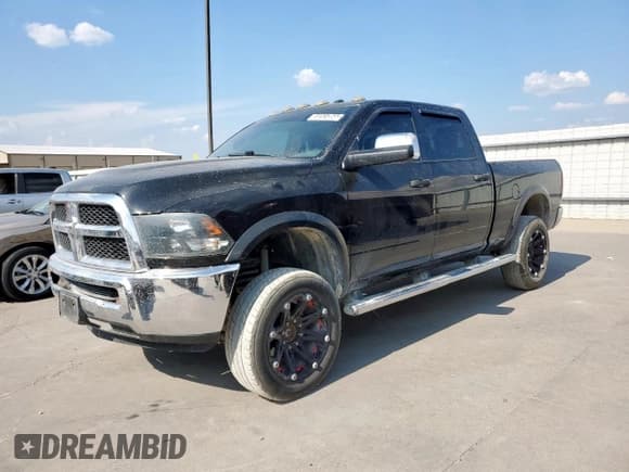✅ 2018 Ram 2500 Tradesman • VIN: 3C6UR5CJ3JG357220 • Лот: 81095755. Опубликован ранее на Copart с пробегом 171 031 миль. Бесплатный доступ к архиву аукционных продаж из США и подробный отчёт об истории автомобиля на DreamBid. Изображение 1.