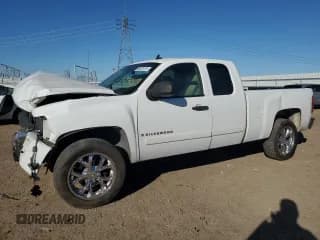 ✅ 2007 Chevrolet Silverado 1500 1LT • VIN: 1GCEC19C77Z515518 • Lot: 90921015. Listed on Copart with 131,509 mi. Free auction sales archive from the USA and detailed vehicle history report at DreamBid. Image 1.