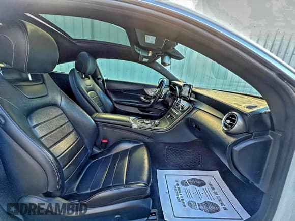 ✅ 2017 Mercedes-Benz C 300 • VIN: WDDWJ4KB7HF538870 • Lot: 97041985. Wystawiony na Copart z przebiegiem 137 910 mil. Bezpłatny archiwum sprzedaży aukcyjnych z USA i szczegółowy raport historii pojazdu na DreamBid. Zdjęcie 5.