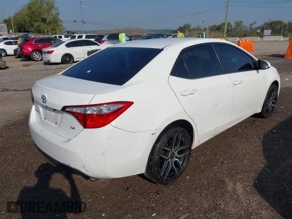 ✅ 2014 Toyota Corolla L • VIN: 5YFBURHE1EP116113 • Lot: 43208078. Listed on IAAI with 307,128 mi. Free auction sales archive from the USA and detailed vehicle history report at DreamBid. Image 4.