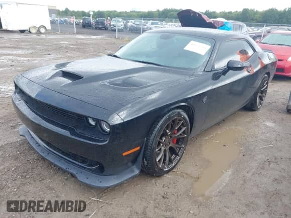 2016 Dodge Challenger SRT Hellcat z VIN 2C3CDZC92GH225238, wystawiony jako IAAI lot #43123789 z przebiegiem 9 055 mil mil oraz . Historia ofert i sprzedaży dostępna na DreamBid. Obrazek 17.