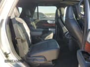 ✅ 2024 Lincoln Navigator Reserve • VIN: 5LMJJ2LG5REL10031 • Lot: 85140855. Wystawiony na Copart z przebiegiem 6 512 mil. Bezpłatny archiwum sprzedaży aukcyjnych z USA i szczegółowy raport historii pojazdu na DreamBid. Zdjęcie 11.