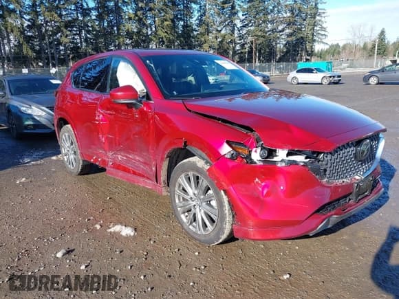 ✅ 2024 Mazda CX-5 Signature • VIN: JM3KFBXY5R0422722 • Lot: 41496349. Listed on IAAI with 11,914 mi. Free auction sales archive from the USA and detailed vehicle history report at DreamBid. Image 1.