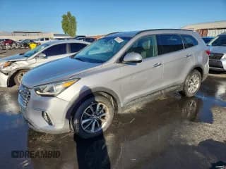 ✅ 2017 Hyundai Santa Fe SE • VIN: KM8SN4HF4HU174972 • Лот: 81434955. Опубликован ранее на Copart с пробегом 118 470 миль. Бесплатный доступ к архиву аукционных продаж из США и подробный отчёт об истории автомобиля на DreamBid. Изображение 1.