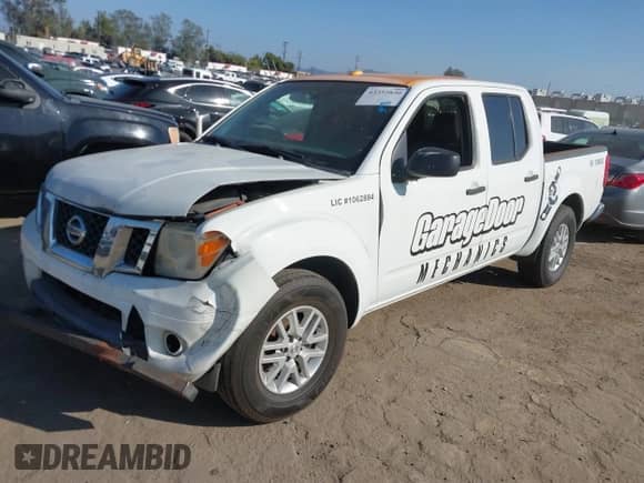 2014 Nissan Frontier Desert Runner z VIN 1N6AD0ER9EN763755, wystawiony jako IAAI lot #43352830 z przebiegiem 221 936 mil mil oraz . Historia ofert i sprzedaży dostępna na DreamBid. Obrazek 2.