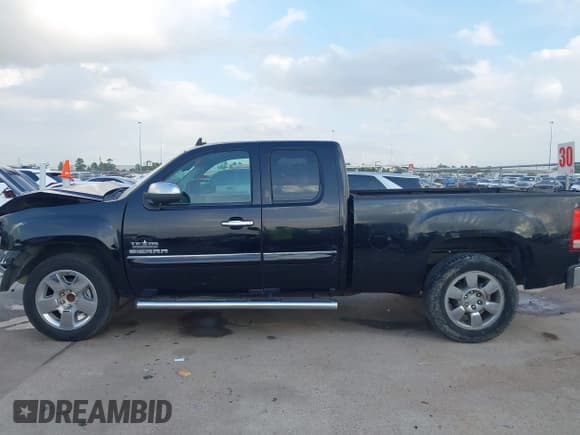 ✅ 2011 GMC Sierra 1500 SLE • VIN: 1GTR1VE03BZ207510 • Lot: 43690460. Wystawiony na IAAI z przebiegiem 279 015 mil. Bezpłatny archiwum sprzedaży aukcyjnych z USA i szczegółowy raport historii pojazdu na DreamBid. Zdjęcie 14.