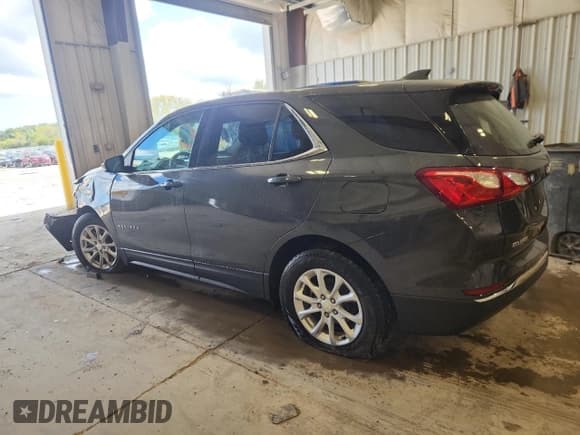 ✅ 2018 Chevrolet Equinox LT • VIN: 2GNAXJEV8J6189510 • Лот: 82136095. Опубликован ранее на Copart с пробегом 121 465 миль. Бесплатный доступ к архиву аукционных продаж из США и подробный отчёт об истории автомобиля на DreamBid. Изображение 2.