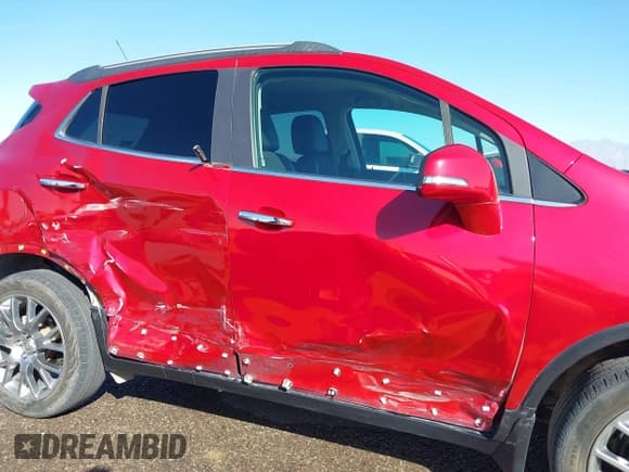 ✅ 2018 Buick Encore Sport Touring • VIN: KL4CJ2SB1JB566138 • Lot: 43528615. Wystawiony na IAAI z przebiegiem 31 056 mil. Bezpłatny archiwum sprzedaży aukcyjnych z USA i szczegółowy raport historii pojazdu na DreamBid. Zdjęcie 6.