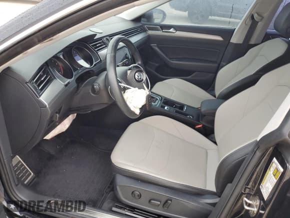 ✅ 2019 Volkswagen Arteon SE • VIN: WVWBR7AN5KE001264 • Lot: 76508193. Wystawiony na Copart z przebiegiem 41 256 mil. Bezpłatny archiwum sprzedaży aukcyjnych z USA i szczegółowy raport historii pojazdu na DreamBid. Zdjęcie 7.