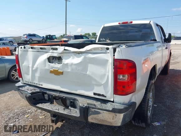 ✅ 2013 Chevrolet Silverado 2500HD Work Truck • VIN: 1GC2KVCG4DZ108678 • Lot: 42811229. Wystawiony na IAAI z przebiegiem 238 835 mil. Bezpłatny archiwum sprzedaży aukcyjnych z USA i szczegółowy raport historii pojazdu na DreamBid. Zdjęcie 6.