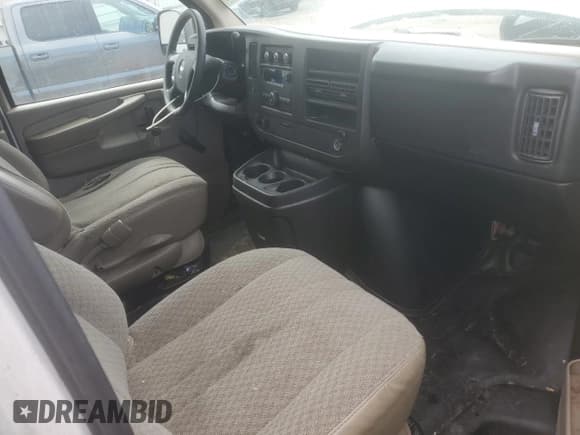 ✅ 2009 Chevrolet Express Cargo • VIN: 1GCFG15X391111893 • Lot: 49842715. Listed on Copart with 260,105 mi. Free auction sales archive from the USA and detailed vehicle history report at DreamBid. Image 8.