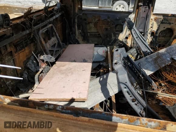 ✅ 2022 GMC Sierra 2500HD Denali • VIN: 1GT49REY2NF319222 • Lot: 85292325. Wystawiony na Copart z przebiegiem Nie podano. Bezpłatny archiwum sprzedaży aukcyjnych z USA i szczegółowy raport historii pojazdu na DreamBid. Zdjęcie 10.