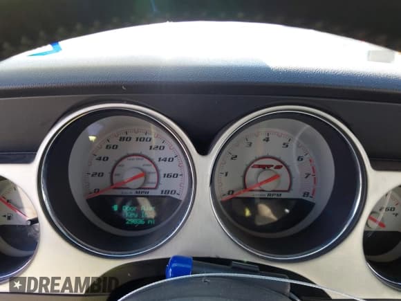 ✅ 2014 Dodge Challenger SRT-8 Core • VIN: 2C3CDYDJXEH105249 • Lot: 43196209. Wystawiony na IAAI z przebiegiem 29 836 mil. Bezpłatny archiwum sprzedaży aukcyjnych z USA i szczegółowy raport historii pojazdu na DreamBid. Zdjęcie 7.