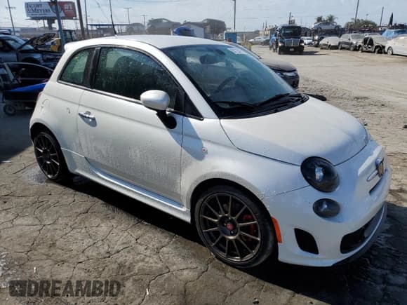 ✅ 2017 FIAT 500 Abarth • VIN: 3C3CFFFH1HT565727 • Lot: 80726895. Wystawiony na Copart z przebiegiem 91 920 mil. Bezpłatny archiwum sprzedaży aukcyjnych z USA i szczegółowy raport historii pojazdu na DreamBid. Zdjęcie 4.
