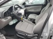 ✅ 2019 Hyundai Elantra SE • VIN: KMHD74LF0KU757010 • Lot: 81782175. Wystawiony na Copart z przebiegiem 77 147 mil. Bezpłatny archiwum sprzedaży aukcyjnych z USA i szczegółowy raport historii pojazdu na DreamBid. Zdjęcie 7.