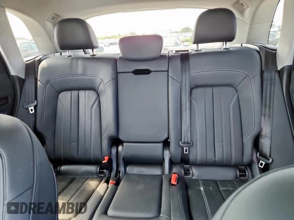 ✅ 2024 Audi Q5 Premium • VIN: WA1ABAFY3R2036777 • Lot: 71022835. Wystawiony na Copart z przebiegiem 9 815 mil. Bezpłatny archiwum sprzedaży aukcyjnych z USA i szczegółowy raport historii pojazdu na DreamBid. Zdjęcie 10.