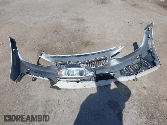 ✅ 2015 BMW 4 Series 435i • VIN: WBA3R1C57FK193807 • Lot: 41967964. Wystawiony na IAAI z przebiegiem 126 245 mil. Bezpłatny archiwum sprzedaży aukcyjnych z USA i szczegółowy raport historii pojazdu na DreamBid. Zdjęcie 12.