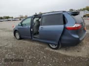 ✅ 2017 Toyota Sienna XLE • VIN: 5TDYZ3DC1HS827917 • Lot: 90220885. Wystawiony na Copart z przebiegiem 124 990 mil. Bezpłatny archiwum sprzedaży aukcyjnych z USA i szczegółowy raport historii pojazdu na DreamBid. Zdjęcie 2.