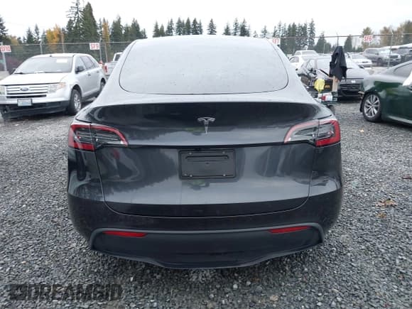 ✅ 2025 Tesla Model Y Long Range • VIN: 7SAYGDED5SF258801 • Лот: 43623000. Опубликован ранее на IAAI с пробегом 7 124 миль. Бесплатный доступ к архиву аукционных продаж из США и подробный отчёт об истории автомобиля на DreamBid. Изображение 17.